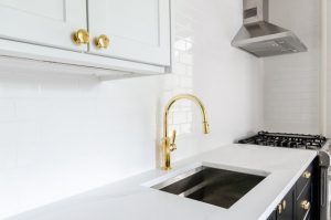 how to choose a kitchen sink